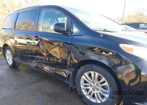 2014 Toyota Sienna Xle V6 8 Passenger from USA, damaged, VIN 5TDYK3DC1ES525477